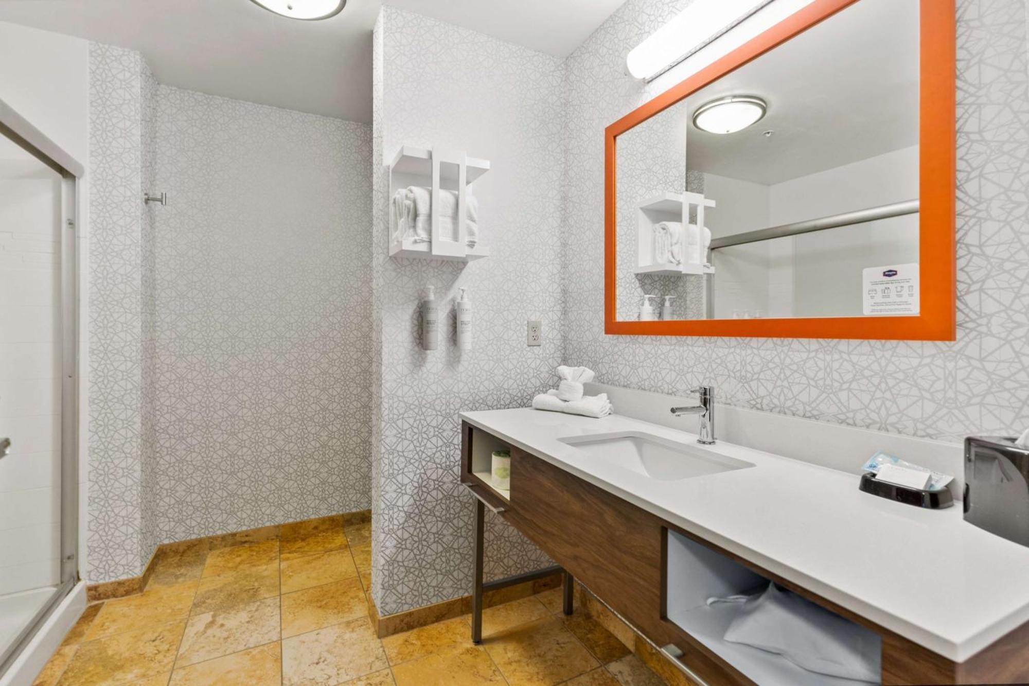Hotel Hampton 3*